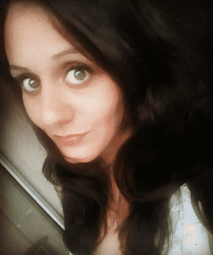 Massage érotique avec jeune femme timide