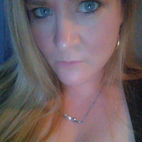 Femme sensuelle et nympho cherche son brutus