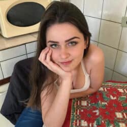 Aventurière des nuits parisiennes